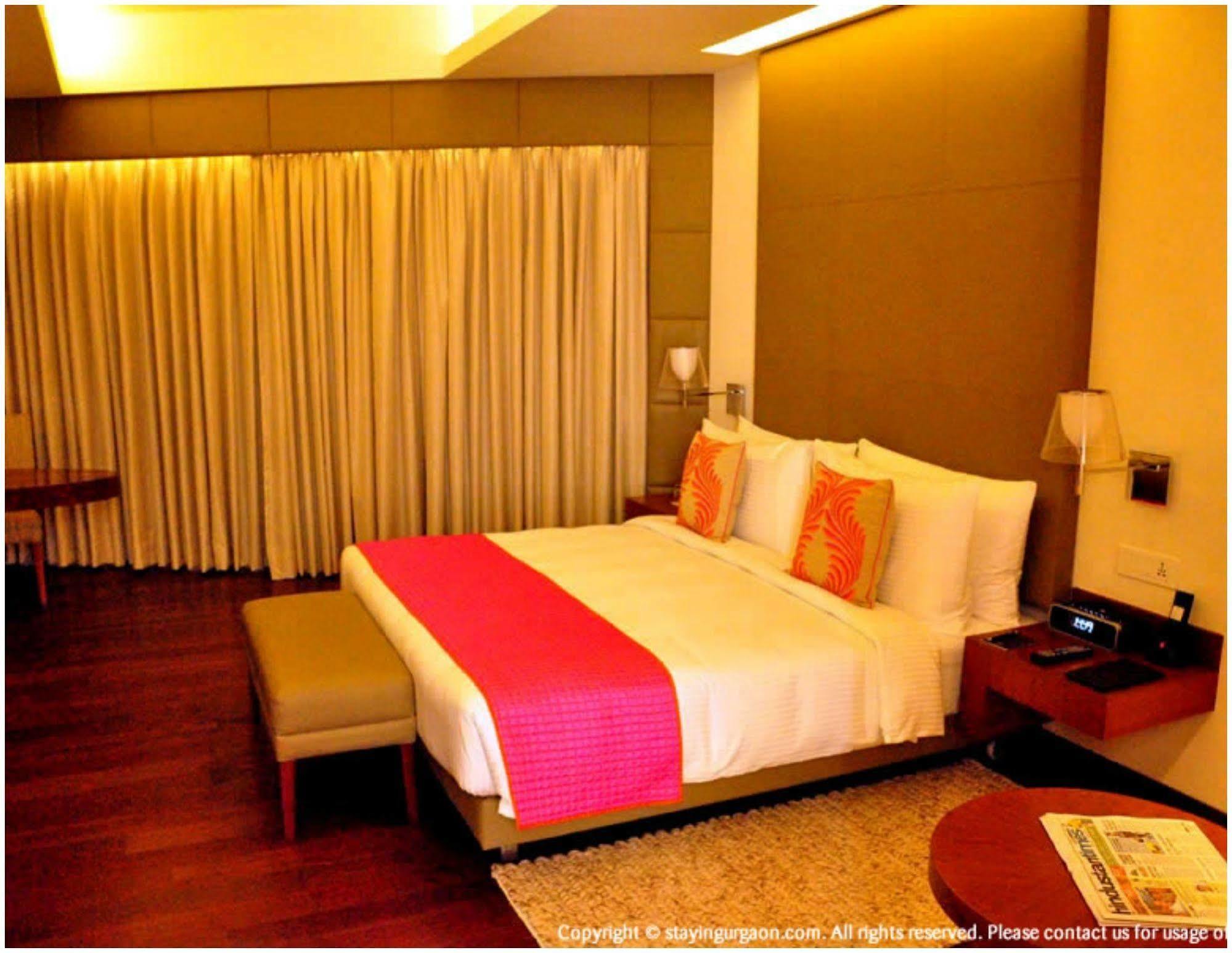 The Anya Hotel-Golf Course Road Gurgaon Exterior foto